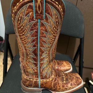 Ariat cowgirl boots
